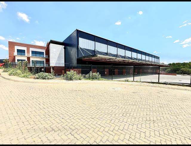 12,925M² WAREHOUSE TO LET IN NORTH RIDING